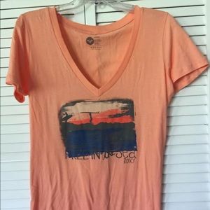 Roxy Juniors v-neck “Free in the Sea” tee